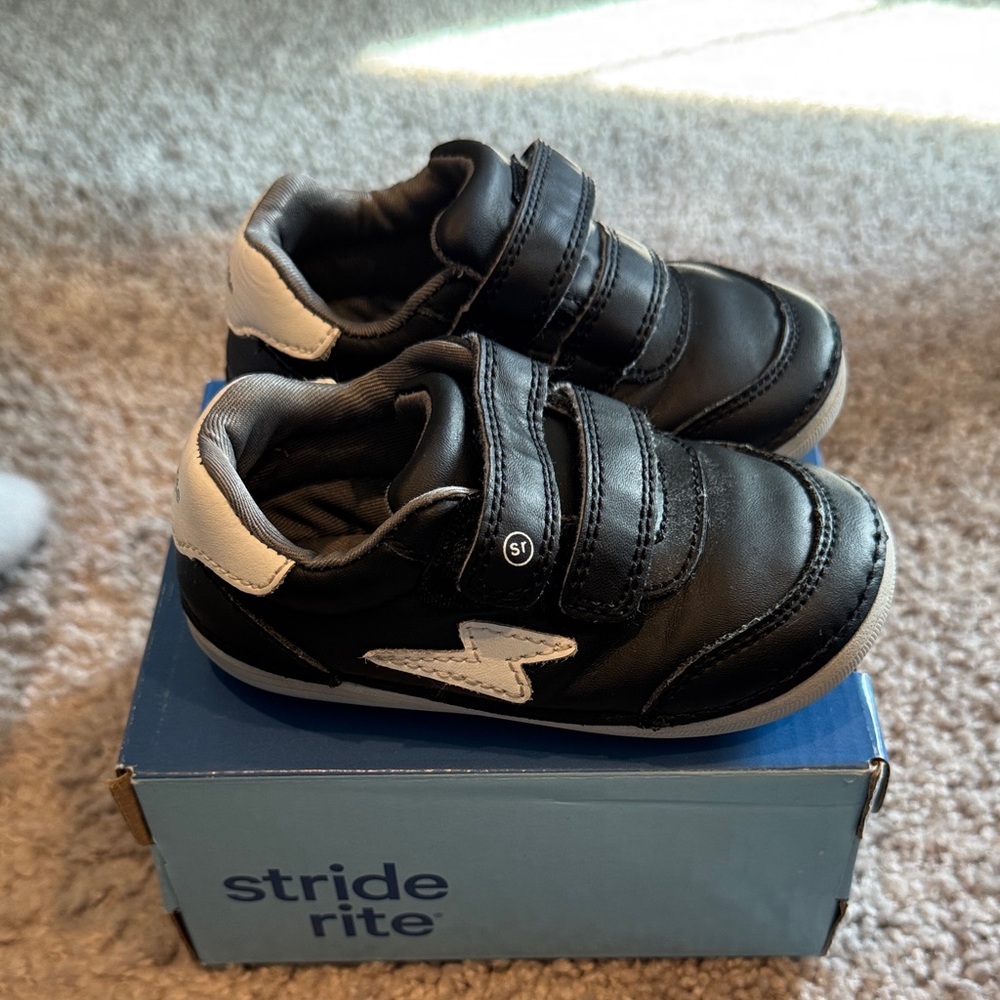 Stride Rite Kennedy Infant Sneakers - Size 6M